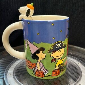 Peanuts snoopy, and the gang trick-or-treating Zrike Brands